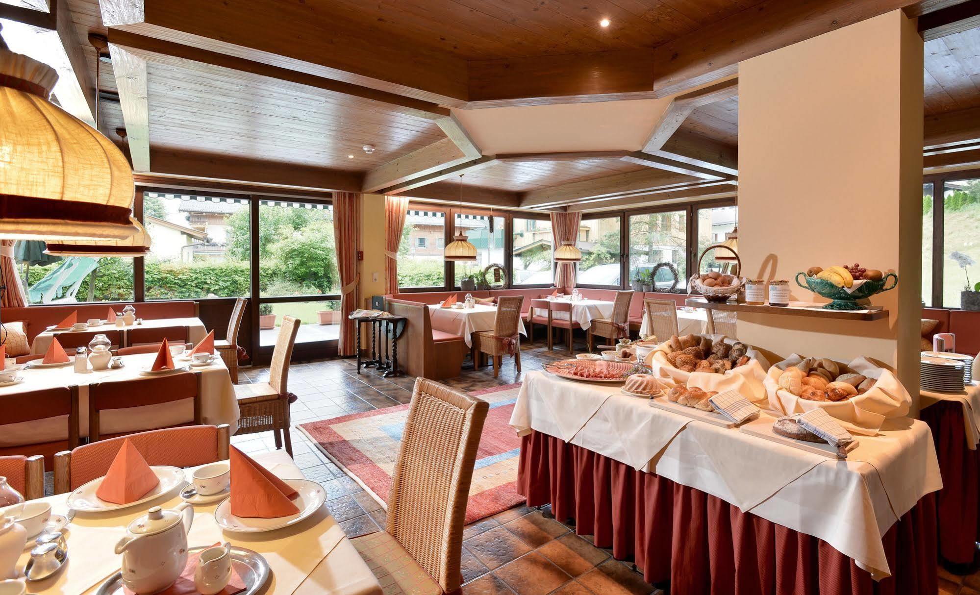 Gaestehaus Rottenspacher Кёссен Экстерьер фото
